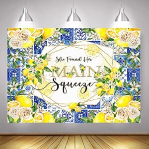 Mocsicka She Found Her Main Squeeze Bridal Shower Backdrop, Citrus Lemon Bridal Shower Party Decorations, Lemonade Bachelorette Party Banner, Boho Floral Lemon Bride Background (7x5ft (82x60 inch))