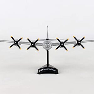 Daron Worldwide Trading B-29 Superfortress Enola Gay Vehicle (1:200 Scale) , White