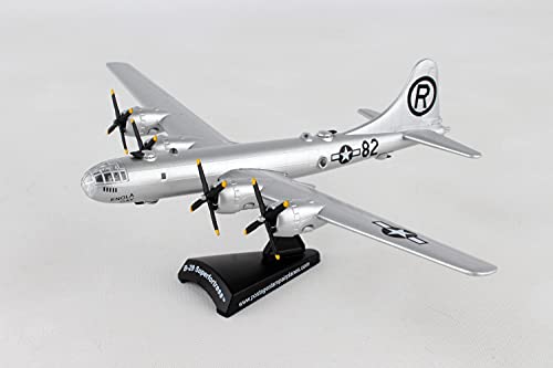 Daron Worldwide Trading B-29 Superfortress Enola Gay Vehicle (1:200 Scale) , White