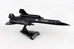 daron worldwide trading sr-71 blackbird vehicle (1:200 scale), black