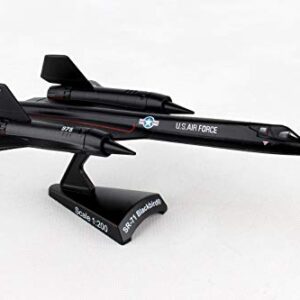 Daron Worldwide Trading SR-71 Blackbird Vehicle (1:200 Scale), Black