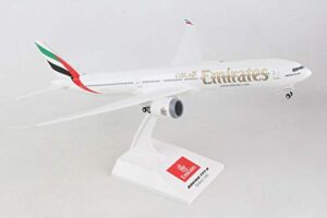 daron skymarks emirates 777-9 w/ gear 1/200 w/ flex wings, model number: skr1043