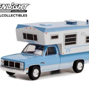 Collectibles Greenlight 30338 1985 GMC Sierra 2500 with Winnebago Slide-in Camper - Light Blue & Frost White (Hobby Exclusive) 1:64 Scale Diecast