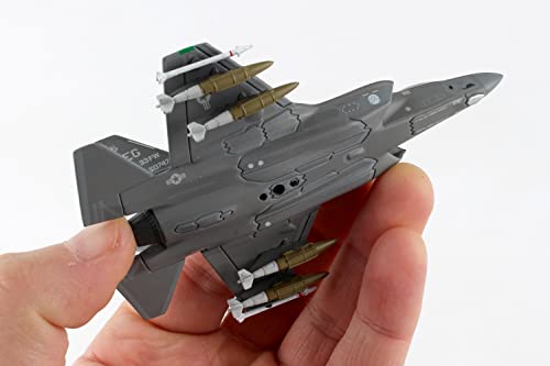 Daron Postage Stamp PS5602 USAF F-35 Version A , Lightning II , 1/144 Scale Diecast Model with Stand