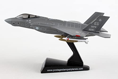 Daron Postage Stamp PS5602 USAF F-35 Version A , Lightning II , 1/144 Scale Diecast Model with Stand