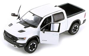2019 ram 1500 rebel crew cab pickup truck white 1/24 diecast model car by motormax 79358