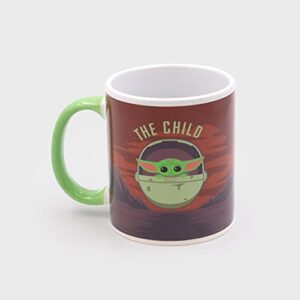 Star Wars - The Mandalorian Gift Set Bundle - Baby Yoda The Child coffee mug, The Child grogu baby yoda Socks, & The Child star wars keychain