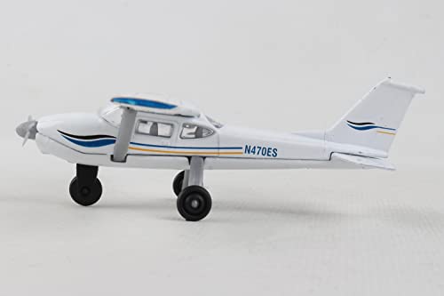 Daron Worldwide Trading Runway24 C172 No Runway Vehicle, Blue/White