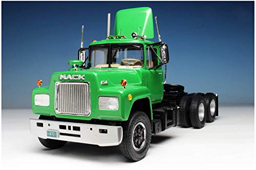 AMT Mack R685ST Semi Tractor 1:25 Scale Model Kit (AMT1039)