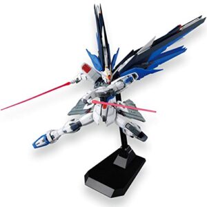 Bandai Hobby MG Freedom Gundam (Ver. 2.0)"Gundam Seed 1/100, Multi-Colored, 8" (BAN204883)