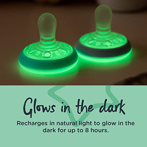 Tommee Tippee Breast-Like Pacifier Night, Glow in The Dark, Skin-Like Texture, Symmetrical Design, BPA-Free, 6-18m, 4-Count