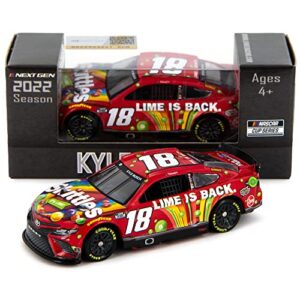 lionel racing kyle busch 2022 skittle lime diecast car 1:64 scale