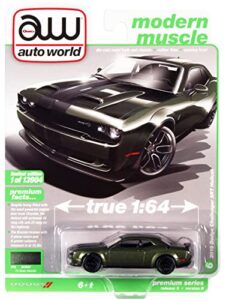 2019 challenger srt hellcat f8 green met. w/twin black stripes limited edition to 13904 pcs worldwide 1/64 diecast model by autoworld 64322-awsp076 b
