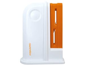 fiskars 1020499 scissors sharpener, 9 x 4 x 13.8 cm, white/orange