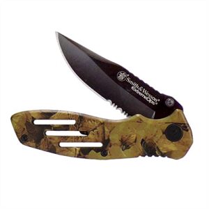 smith & wesson extreme ops swa24s s.s. folding , tactical knife with 3.1in serrated clip point blade, aluminum handle for survival , hunting knife as pocket knife for men camouflage