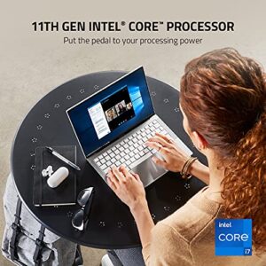 Razer Book 13 Laptop: Intel Core i7-1165G7 4 Core, Intel Iris Xe, 13.4" UHD 60Hz (1920x1200), 16GB RAM, 1TB SSD PCIe M.2 - Windows 11 - CNC Aluminum - Chroma RGB - Thunderbolt 4 - Mercury White