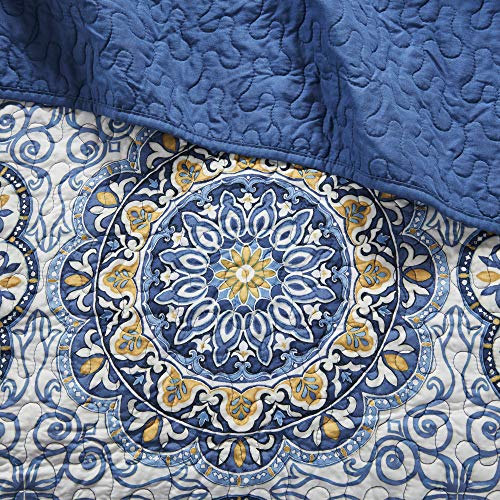 Madison Park Tangiers Quilt Modern Classic Design All Season, Breathable Coverlet Lightweight Bedding Set, Matching Shams, Decorative Pillow, King/Cal King(104"x94"), Circle Blue 6 Piece