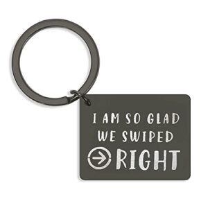 funny gifts for men boyfriend girlfriend birthday gift husband wife anniversary valentine’s day gift keychain for bf gf fiancee fiance i’m so glad we swiped right black keychain for couple gifts