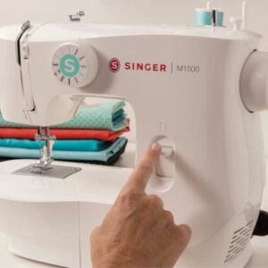 SINGER® M1500 Mechanical Sewing Machine