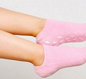 NENB Moisturizing Socks with Spa Quality Gel for Dry Cracked Heels and Toes Get Itchy Feet Relief With an Overnight Treatment of Soothing Lavender and Essential Oils (Pink Color with Floor Grips)