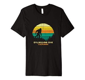 retro idyllwild-pine cove, california bigfoot souvenir premium t-shirt