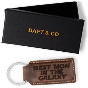 daft & co. best mom in the galaxy leather keychain & gift box mom (brown r)