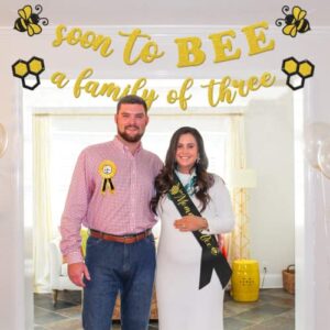 Bumble Bee Baby Shower Decoration Set, Soon to Bee A Family of Three Banner Mom to Bee Sash Daddy to Bee Badge Bee Themed Sprinkle Gender Reveal Pregnancy Announcement Honeycomb Party Supplies