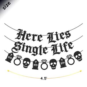 Here Lies Single Life Banner Garland for Halloween Bachelorette Party Gothic Bachelorette Party Decorations