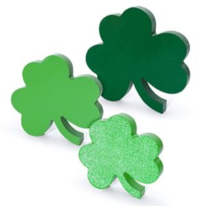 whaline 3pcs st. patrick’s day wooden signs glitter green shamrock table ornaments lucky clover table centerpieces irish holiday decorative table centerpieces for home fireplace tiered tray decor
