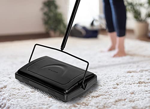 Alpine Industries Triple Brush Floor & Carpet Sweeper – Heavy Duty & Non Electric Multi-Surface Cleaner - Easy Manual Sweeping for Carpeted Floors - Black