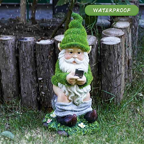 YQQY Funny Garden Gnomes Outdoor with Solar Lights, Resin Flocking Gnome Statue Sitting and Looking at The Phone, Naughty Gnomes Garden Decor for Patio Lawn Yard Ornament Gift Green