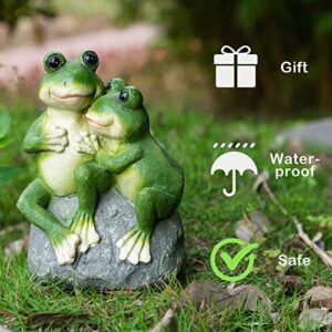 St. Patricks Day Frog Statue Garden Decor, Resin 2 Frogs on Stone Figurine for Indoor Outdoor Decoration Sculpture Gardening Gift