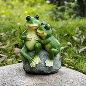 St. Patricks Day Frog Statue Garden Decor, Resin 2 Frogs on Stone Figurine for Indoor Outdoor Decoration Sculpture Gardening Gift