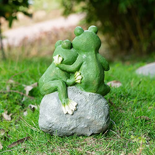 St. Patricks Day Frog Statue Garden Decor, Resin 2 Frogs on Stone Figurine for Indoor Outdoor Decoration Sculpture Gardening Gift