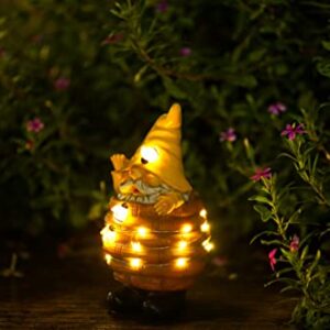 Garden Gnome Statue Decor Bee Solar Gnome Figurine in Resin Bucket with Solar LED Lights Garden Gnome Decoration for Patio Yard Lawn Porch Garden Gifts