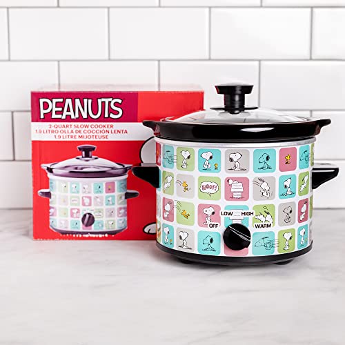 Uncanny Brands Peanuts 2 Quart Slow Cooker- Snoopy & Woodstock Appliance