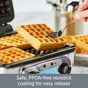 All-Clad Gourmet Digital Waffle Maker with Removable, Dishwasher-safe Plates. 4 slice, Silver