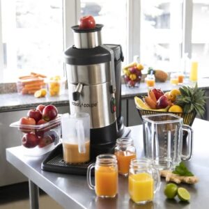 Robot Coupe J100 Centrifugal Juicer and Juice Extractor with 7.5-Quart Waste Container and Continuous Pulp Extraction, 120v (J100 Ultra)