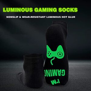 Ubrand Gaming Socks with Silver Fiber Gaming Finger Sleeves , Do Not Disturb I'm Gaming ,Gaming Socks for Teen Boys Gamer with Glowing, Novelty Socks for Men Women(Black-Luminous-Short)