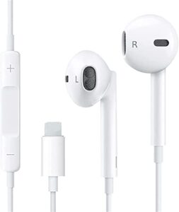 headphones earbuds wired headphones noise isolating earphones built-in microphone and volume control and noise cancellation compatible with iphone13/12/11 pro max/xs/xr/x/7/10 plus/ipad/ipod white