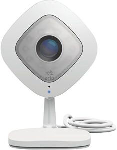 arlo q vmc3040-100nar 1080p hd cam with audio, white (renewed)