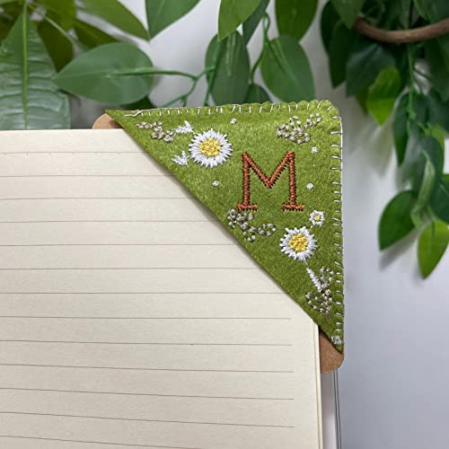 Hilsayum 4 Styles Embroidered Corner Bookmark Floral Print Triangle Bookmarks Personalized Corner Page Clips Gift for Women (4) Multi