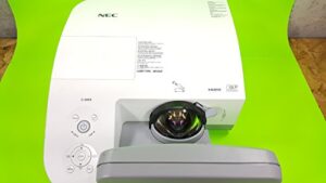 nec np-u300x-wk1 3000-lumen ultra short throw projector w/ wall mount