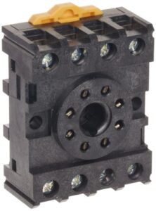 omron pf083a-e general purpose track mounted socket, with finger protection, 2 poles, 10 a maximum carry current, for use with mks2 series relays