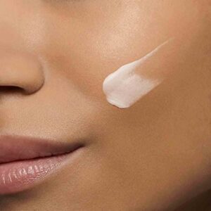 Clarins Instant Smooth Perfecting Touch| Award-Winning | Lightweight Wrinkle Smoothing Makeup Primer |Blurs Wrinkles, Fine Lines and Pores | All Skin Types | 0.5 Ounces