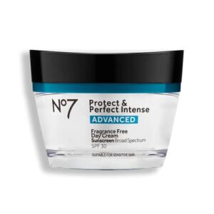 no7 protect & perfect intense advanced fragrance free day cream spf 30 – anti aging facial moisturizer with anti wrinkle technology – hydrating hyaluronic acid cream for radiant youthful skin (50ml)