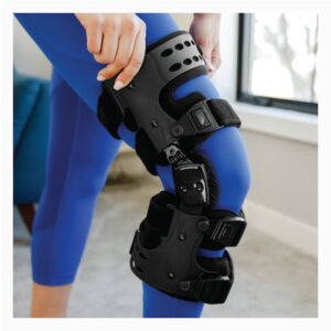 BraceAbility Osteoarthritis Unloader Knee Brace - Best Tricompartmental OA Support for Bone on Bone Arthritis Pain, Medial or Lateral Compartment Valgus Unloading, Arthritic Cartilage Repair (Left)