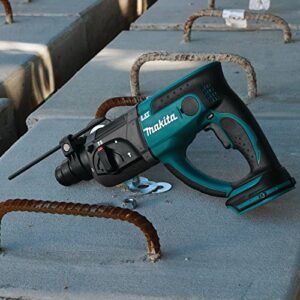 Makita XRH03Z 18V LXT Lithium-Ion Cordless 7/8-Inch Rotary Hammer, accepts SDS‑PLUS bits, Tool Only