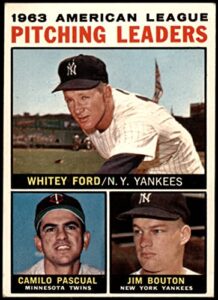1964 topps # 4 xap al pitching leaders whitey ford/camilo pascual/jim bouton yankees/twins (baseball card) (no apostrophe after pitching on back) vg/ex yankees/twins