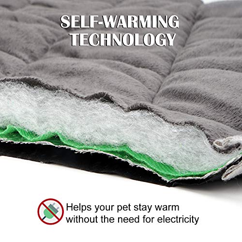 ULIGOTA Self Heating Cat Mat Thermal Pet Bed Mat Self-Warming Pet Crate Pad